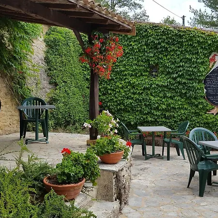 Lou Peyrol Guest house *